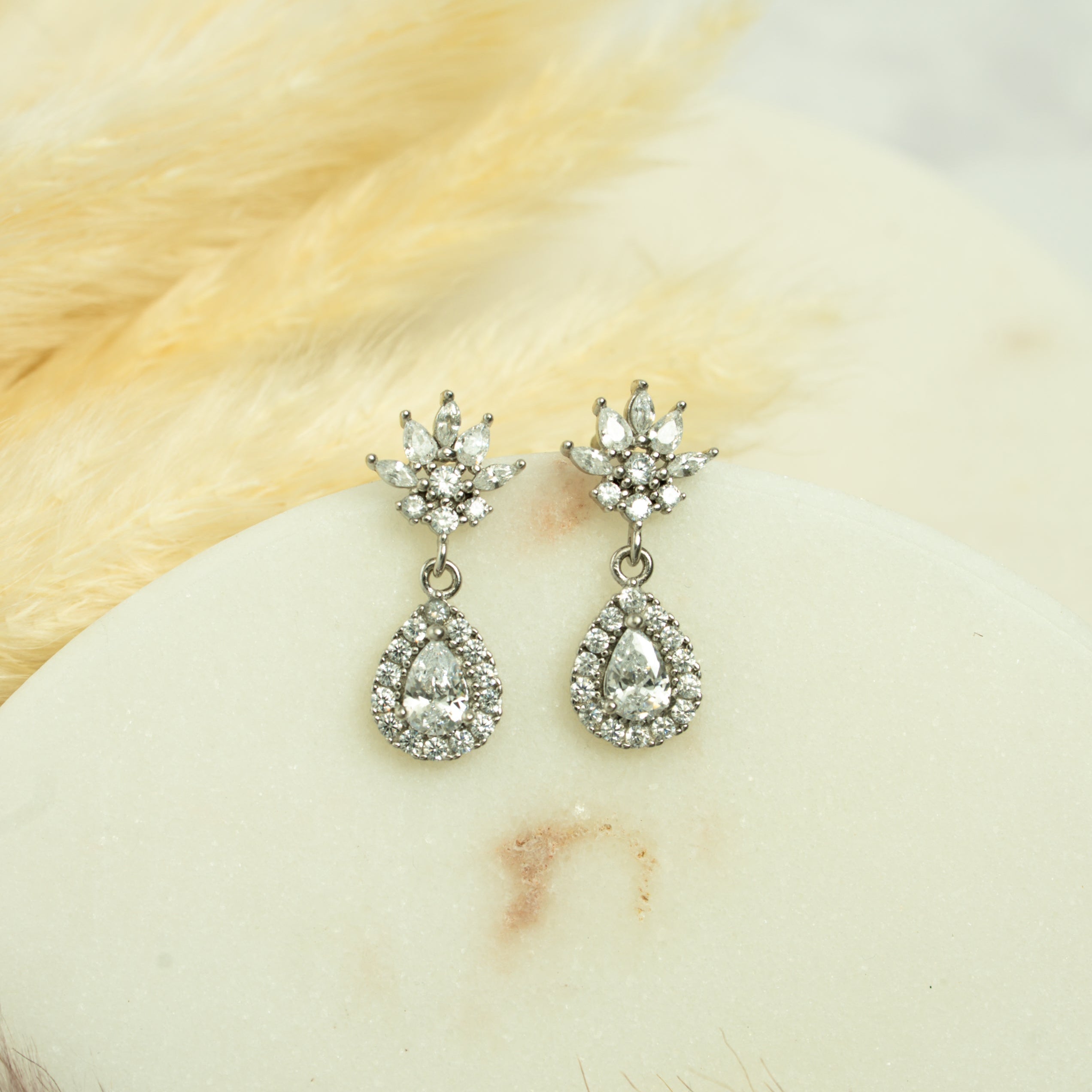 Pear Halo Cluster Drops