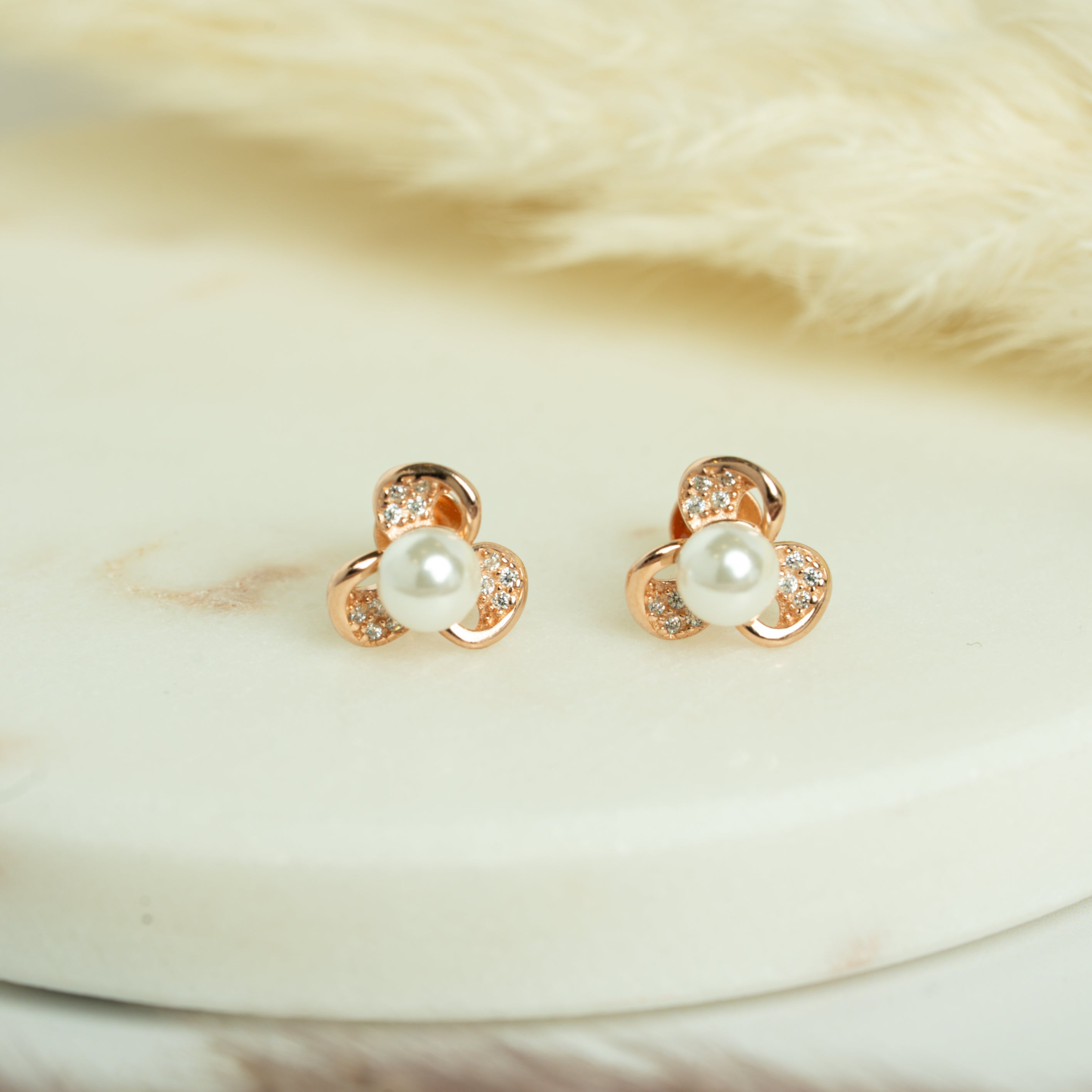 Rose Gold Pearl Trefoil