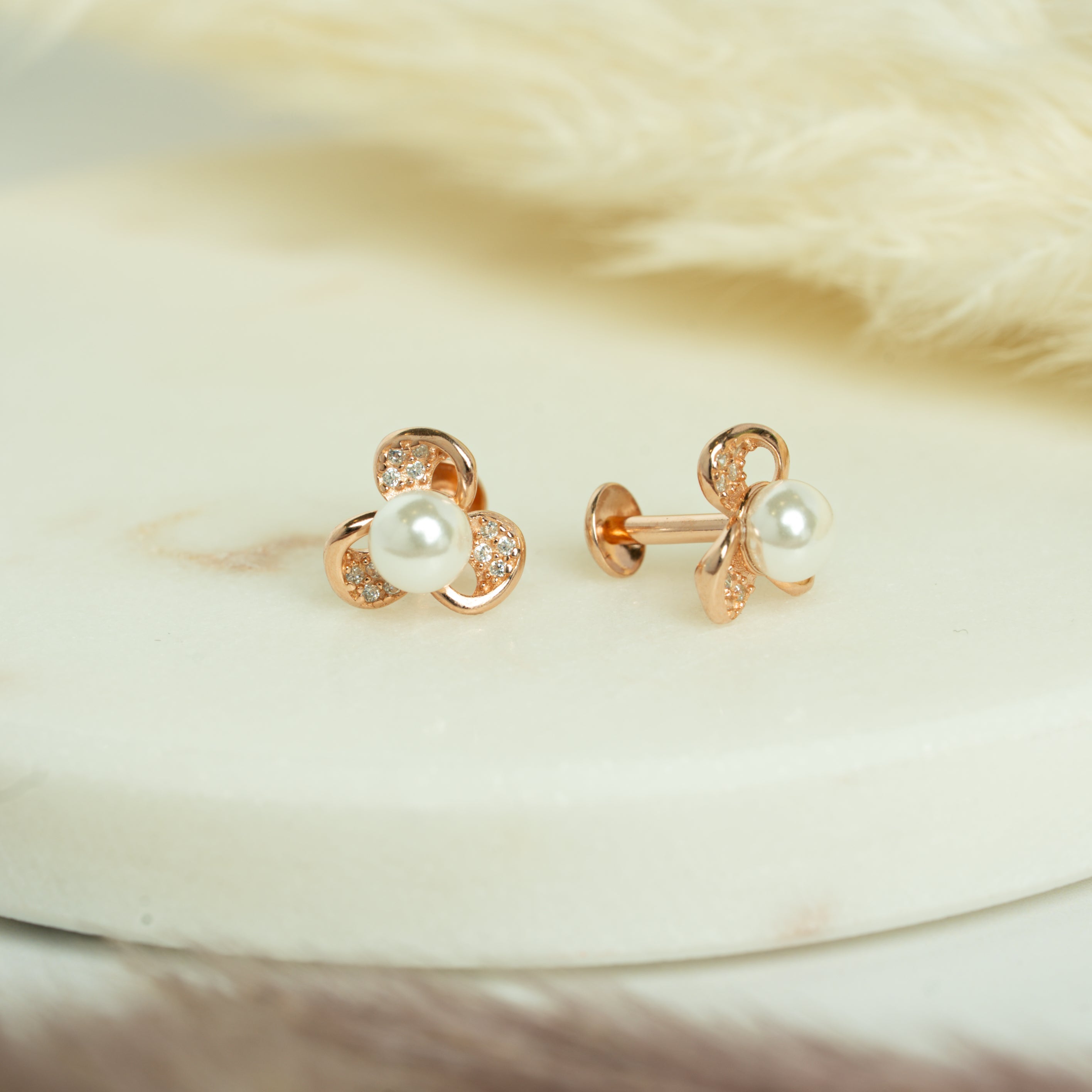 Rose Gold Pearl Trefoil